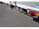 １０尺　アルミバン　２トン積　サイドドア　ラッシング２段　積載２０００ｋｇ　左電格ミラー　坂道発進補助　スマートキー　ＬＥＤヘッドライト　フォグランプ　衝突軽減ブレーキ　車線逸脱警報　５速ＭＴ　標準幅　ショート（35枚目）