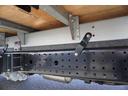 ロング　アルミバン　３トン積　サイドドア　ラッシング２段　標準幅　積載３０００ｋｇ　左電格ミラー　坂道発進補助　スマートキー　ＬＥＤヘッドライト　フォグランプ　９０度ストッパー　パブコ製　衝突軽減ブレーキ　車線逸脱警報　５速ＭＴ（21枚目）
