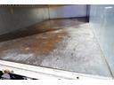 １０尺　アルミバン　２トン積　高箱　ラッシング２段　５速ＭＴ　積載２０００ｋｇ　内高２．３ｍ　荷台鉄板張り　バックカメラ　ＥＴＣ２．０　キーレス　フォグランプ　左電格ミラー　９０度ストッパー　衝突軽減ブレーキ　車線逸脱警報　パブコ製　標準幅　ショート（38枚目）