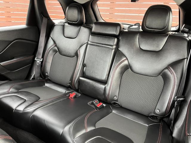 トレイルホーク ・車両品質評価書付き・正規ディーラー車・Uconnect・ナビ・TV・バック&サイドカメラ・BLUETOOTH・ETC・電動リヤゲート・スマートキー・ハーフレザー&パワーシート・ワンオーナー・記録簿(21枚目)
