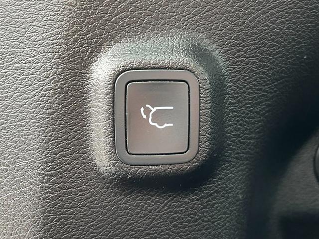 トレイルホーク ・車両品質評価書付き・正規ディーラー車・Uconnect・ナビ・TV・バック&サイドカメラ・BLUETOOTH・ETC・電動リヤゲート・スマートキー・ハーフレザー&パワーシート・ワンオーナー・記録簿(27枚目)