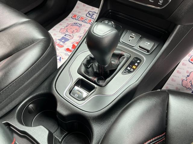 トレイルホーク ・車両品質評価書付き・正規ディーラー車・Uconnect・ナビ・TV・バック&サイドカメラ・BLUETOOTH・ETC・電動リヤゲート・スマートキー・ハーフレザー&パワーシート・ワンオーナー・記録簿(34枚目)