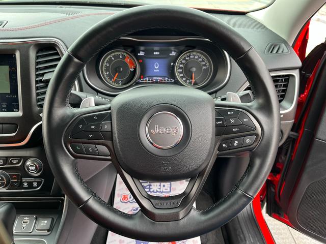 トレイルホーク ・車両品質評価書付き・正規ディーラー車・Uconnect・ナビ・TV・バック&サイドカメラ・BLUETOOTH・ETC・電動リヤゲート・スマートキー・ハーフレザー&パワーシート・ワンオーナー・記録簿(36枚目)