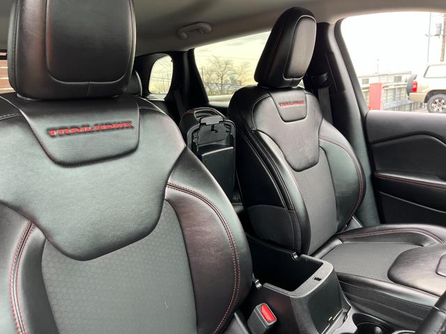 トレイルホーク ・車両品質評価書付き・正規ディーラー車・Uconnect・ナビ・TV・バック&サイドカメラ・BLUETOOTH・ETC・電動リヤゲート・スマートキー・ハーフレザー&パワーシート・ワンオーナー・記録簿(42枚目)