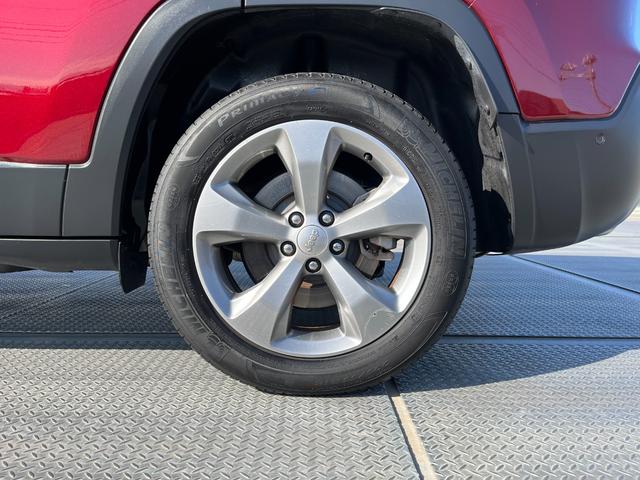 リミテッド ・車両品質評価書付き・正規ディーラー車・Uconnect・ナビ・TV・バック&サイドカメラ・BLUETOOTH・ETC・電動リヤゲート・スマートキー・レザー&パワーシート・シートエアコン・記録簿(14枚目)