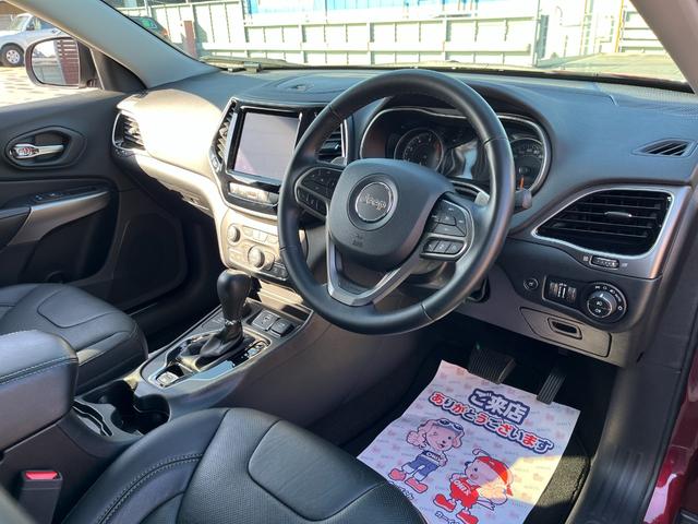 リミテッド ・車両品質評価書付き・正規ディーラー車・Uconnect・ナビ・TV・バック&サイドカメラ・BLUETOOTH・ETC・電動リヤゲート・スマートキー・レザー&パワーシート・シートエアコン・記録簿(17枚目)