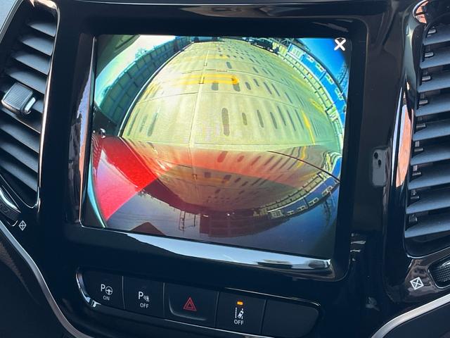 リミテッド ・車両品質評価書付き・正規ディーラー車・Uconnect・ナビ・TV・バック&サイドカメラ・BLUETOOTH・ETC・電動リヤゲート・スマートキー・レザー&パワーシート・シートエアコン・記録簿(32枚目)