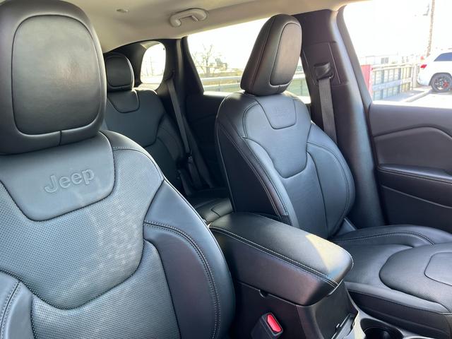 リミテッド ・車両品質評価書付き・正規ディーラー車・Uconnect・ナビ・TV・バック&サイドカメラ・BLUETOOTH・ETC・電動リヤゲート・スマートキー・レザー&パワーシート・シートエアコン・記録簿(39枚目)