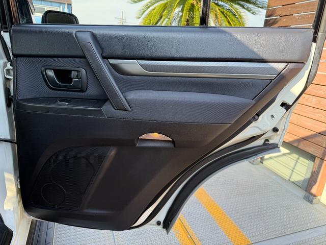 パジェロ ロング　ＧＲ　・保証付き・ＯＢＤ故障診断済み・車両品質評価書付（４点）・点検整備付・ナビ・バックカメラ・ＥＴＣ・センターデフロック・オートエアコン・キーレス・リヤフォグランプ・記録簿・禁煙車（50枚目）