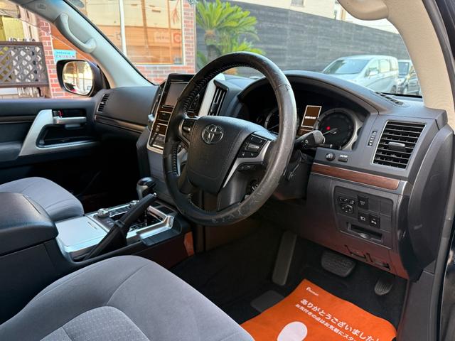 ランドクルーザー AX ・1年保証付・車両品質評価書付き・車検整備付・トヨタセーフティセンス・アダプティブクルーズコントロール・ナビ・TV・バックカメラ・ETC・HDMI入力・BLUETOOH・LEDライト・スマートキー(8枚目)