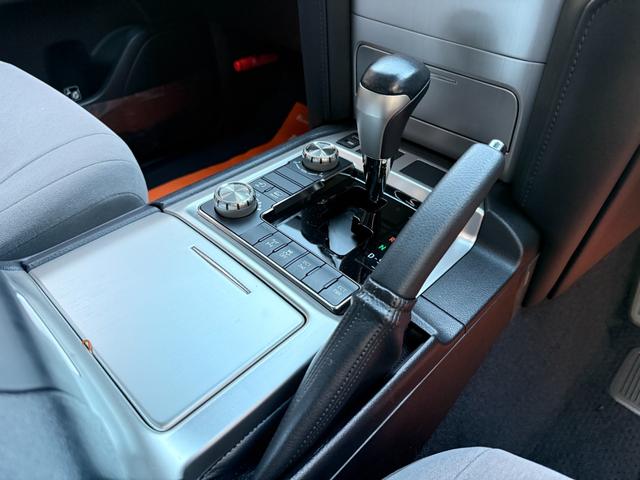 ランドクルーザー AX ・1年保証付・車両品質評価書付き・車検整備付・トヨタセーフティセンス・アダプティブクルーズコントロール・ナビ・TV・バックカメラ・ETC・HDMI入力・BLUETOOH・LEDライト・スマートキー(17枚目)