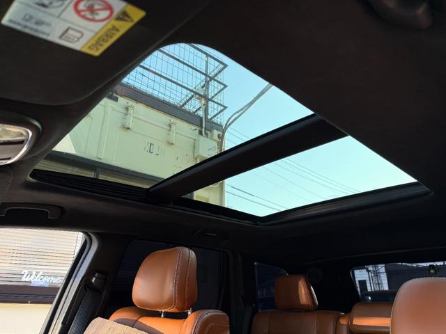 ジープ・グランドチェロキー ＳＲＴ８（4枚目）