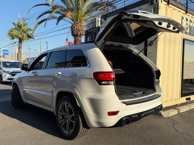 ジープ・グランドチェロキー ＳＲＴ８（14枚目）