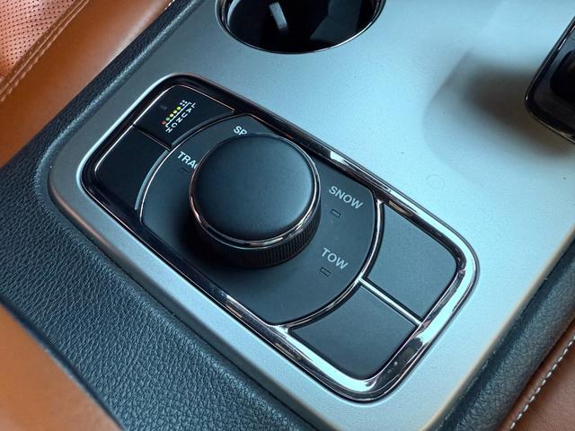 ジープ・グランドチェロキー ＳＲＴ８（23枚目）