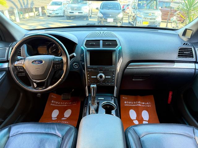 エクスプローラー リミテッド ・1年保証付・車両品質評価書付・点検整備付・正規ディーラー車・最終モデル・サンルーフ・黒レザー/パワーシート・マイフォードタッチ・バック/フロント/サイドカメラ・クルーズコントロール ・記録簿・禁煙車(2枚目)