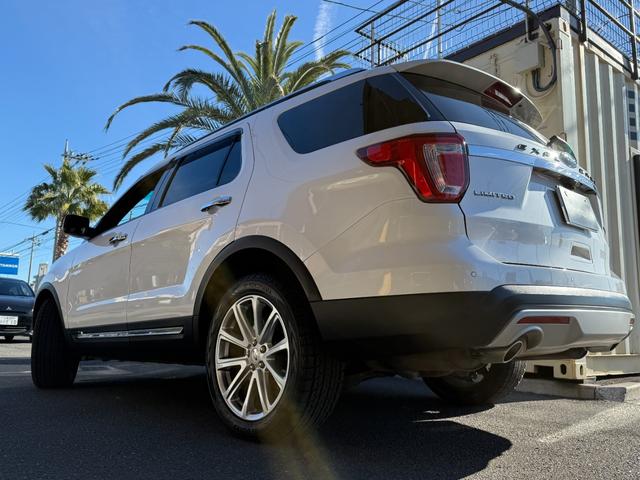 エクスプローラー リミテッド ・1年保証付・車両品質評価書付・点検整備付・正規ディーラー車・最終モデル・サンルーフ・黒レザー/パワーシート・マイフォードタッチ・バック/フロント/サイドカメラ・クルーズコントロール ・記録簿・禁煙車(7枚目)