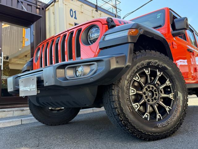 ジープ・ラングラーアンリミテッド ルビコン ・1年保証付・車両品質評価書付き・車検整備付・マフラー(BATTLEZ)・クリムゾン・レザーシート・AppleCarPlay・バックカメラ・ETC2.0・BLUETOOTH・スマートキー・ワンオーナー(5枚目)