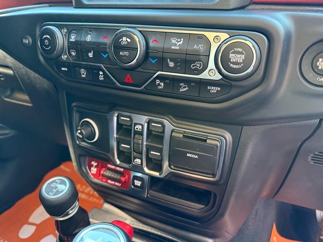 ジープ・ラングラーアンリミテッド ルビコン ・1年保証付・車両品質評価書付き・車検整備付・マフラー(BATTLEZ)・クリムゾン・レザーシート・AppleCarPlay・バックカメラ・ETC2.0・BLUETOOTH・スマートキー・ワンオーナー(18枚目)