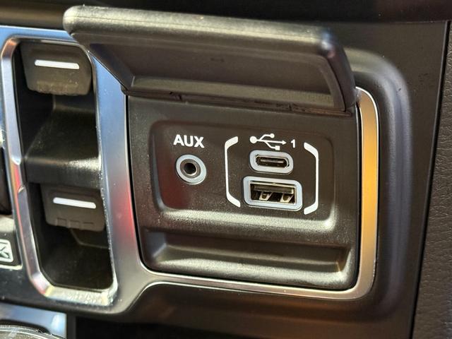 ジープ・ラングラーアンリミテッド ルビコン ・1年保証付・車両品質評価書付き・車検整備付・マフラー(BATTLEZ)・クリムゾン・レザーシート・AppleCarPlay・バックカメラ・ETC2.0・BLUETOOTH・スマートキー・ワンオーナー(20枚目)