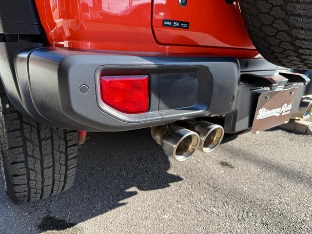 ジープ・ラングラーアンリミテッド ルビコン ・1年保証付・車両品質評価書付き・車検整備付・マフラー(BATTLEZ)・クリムゾン・レザーシート・AppleCarPlay・バックカメラ・ETC2.0・BLUETOOTH・スマートキー・ワンオーナー(30枚目)