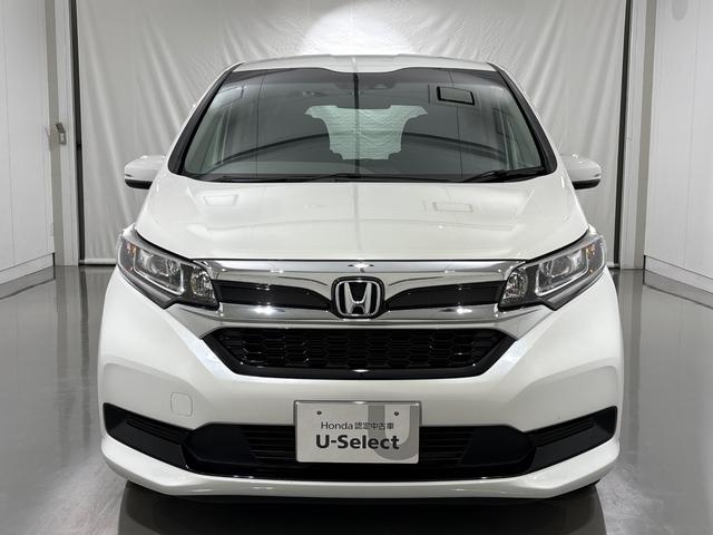 フリード Ｇ・ホンダセンシング　純正メモリーナビ　フルセグＴＶ　バックカメラ　両側パワースライドドア　ＥＴＣ　スマートキー　ドラレコ　シートヒーター　Ｃパッケージ　Ｓパッケージ　オートリトラミラー　Ｆセグ　追突被害軽減ブレーキ（4枚目）