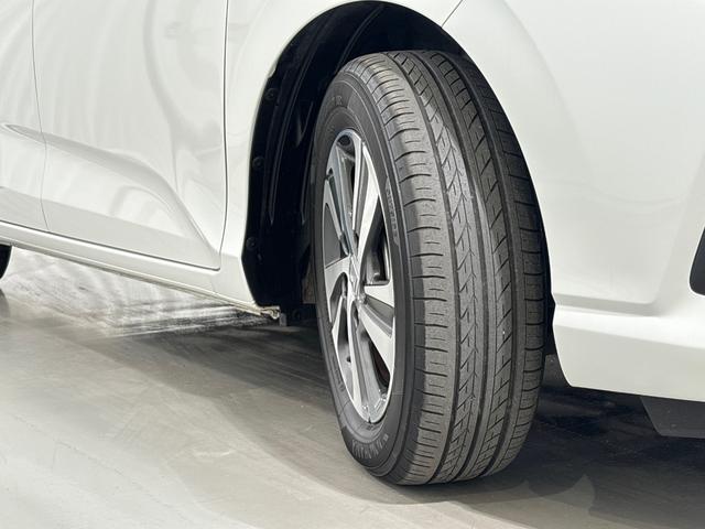 フリード Ｇ・ホンダセンシング　純正メモリーナビ　フルセグＴＶ　バックカメラ　両側パワースライドドア　ＥＴＣ　スマートキー　ドラレコ　シートヒーター　Ｃパッケージ　Ｓパッケージ　オートリトラミラー　Ｆセグ　追突被害軽減ブレーキ（9枚目）