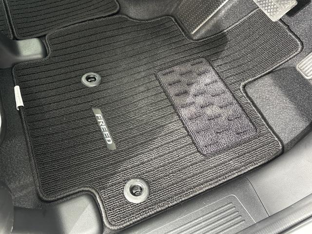 フリード Ｇ・ホンダセンシング　純正メモリーナビ　フルセグＴＶ　バックカメラ　両側パワースライドドア　ＥＴＣ　スマートキー　ドラレコ　シートヒーター　Ｃパッケージ　Ｓパッケージ　オートリトラミラー　Ｆセグ　追突被害軽減ブレーキ（29枚目）
