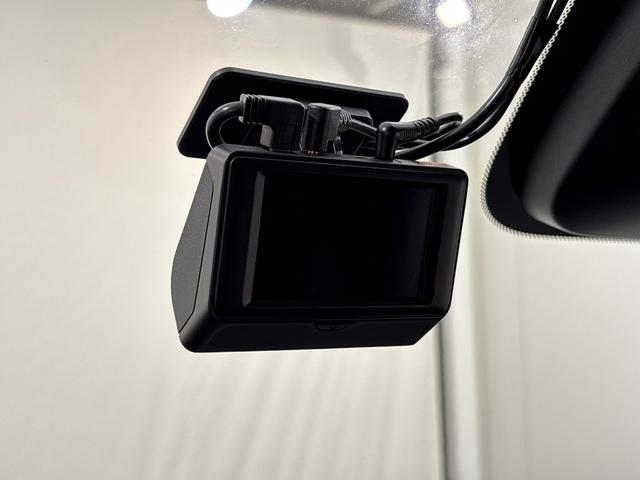 ステップワゴン ｅ：ＨＥＶスパーダ　純正メモリーナビ　フルセグＴＶ　バックカメラ　両側パワースライドドア　前後ドラレコ　サイドカーテンエアバック　ＥＴＣ２．０　パワーテールゲート　ブラインドスポットインフォメーション　１オーナー　ＥＳＣ（4枚目）