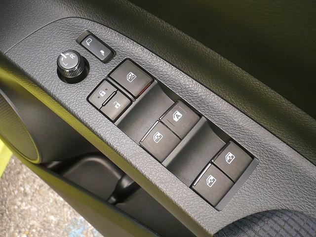 シエンタ ハイブリッドＧ　純正ＳＤナビ　地ＤＴＶ　バックカメラ　ＣＤ＆ＤＶＤ　Ｂｌｕｅｔｏｏｔｈ　ＥＴＣ２．０　スマートキー　フリップダウンモニター　両側自動ドア　社外１７ＡＷ　ＬＥＤライト　セーフティーセンス　ＴＲＤエアロ（31枚目）