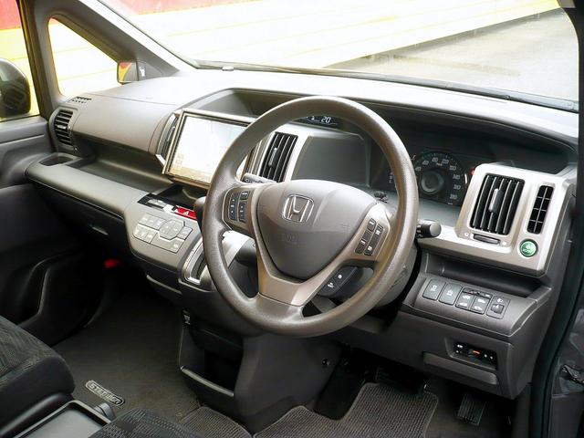 ステップワゴン G Eセレクション 純正8型メモリーナビ フルセグTV バックカメラ CD録音&DVD再生 Bluetooth電話のみ ETC スマートキー 後席フリップダウンモニター 両側自動ドア クルーズコントロール I-STOP(20枚目)