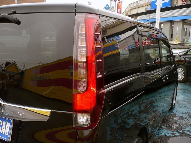 ノア ハイブリッドG 純9型ナビ 地DTV Bカメラ CD&DVD Bluetooth電話&音楽 ETC スマートキー 後席フリップダウンモニター 両側自動ドア クルコン 前席Sヒーター LEDライト セーフティーセンス(20枚目)