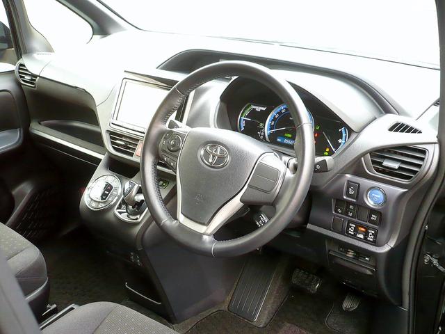 ノア ハイブリッドG 純9型ナビ 地DTV Bカメラ CD&DVD Bluetooth電話&音楽 ETC スマートキー 後席フリップダウンモニター 両側自動ドア クルコン 前席Sヒーター LEDライト セーフティーセンス(22枚目)