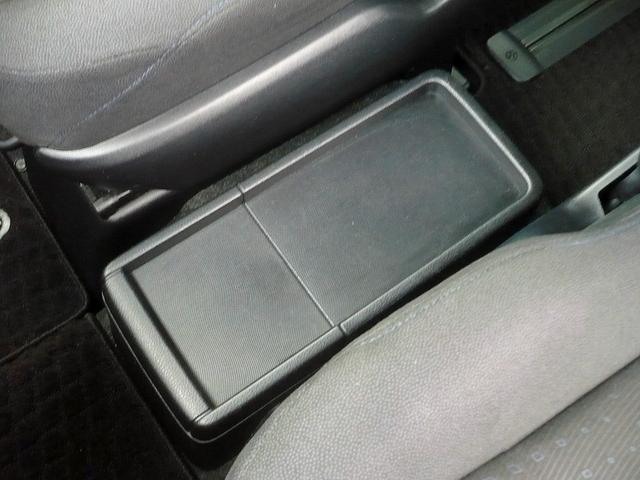 ノア ハイブリッドG 純9型ナビ 地DTV Bカメラ CD&DVD Bluetooth電話&音楽 ETC スマートキー 後席フリップダウンモニター 両側自動ドア クルコン 前席Sヒーター LEDライト セーフティーセンス(55枚目)