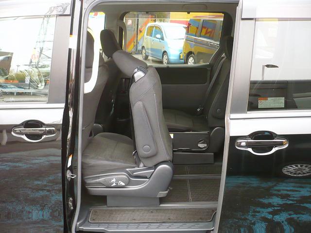 ノア ハイブリッドG 純9型ナビ 地DTV Bカメラ CD&DVD Bluetooth電話&音楽 ETC スマートキー 後席フリップダウンモニター 両側自動ドア クルコン 前席Sヒーター LEDライト セーフティーセンス(63枚目)