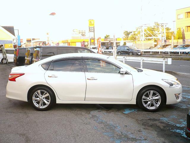 ティアナ ＸＶ　ナビＡＶＭパッケージ　純正ＳＤナビ　地ＤＴＶ　全周囲カメラ　ＣＤ＆ＤＶＤ　Ｂｌｕｅｔｏｏｔｈ　ＵＳＢ　ＥＴＣ　スマキー　本革シート＆前席シートヒーター＆クーラー＆Ｐシート　クルコン　前後Ｃセンサー　ＨＩＤライト　エマブレ（16枚目）