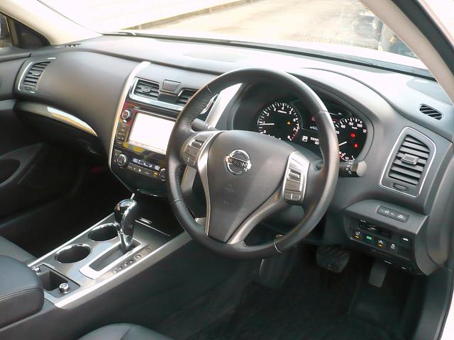 ティアナ ＸＶ　ナビＡＶＭパッケージ　純正ＳＤナビ　地ＤＴＶ　全周囲カメラ　ＣＤ＆ＤＶＤ　Ｂｌｕｅｔｏｏｔｈ　ＵＳＢ　ＥＴＣ　スマキー　本革シート＆前席シートヒーター＆クーラー＆Ｐシート　クルコン　前後Ｃセンサー　ＨＩＤライト　エマブレ（24枚目）