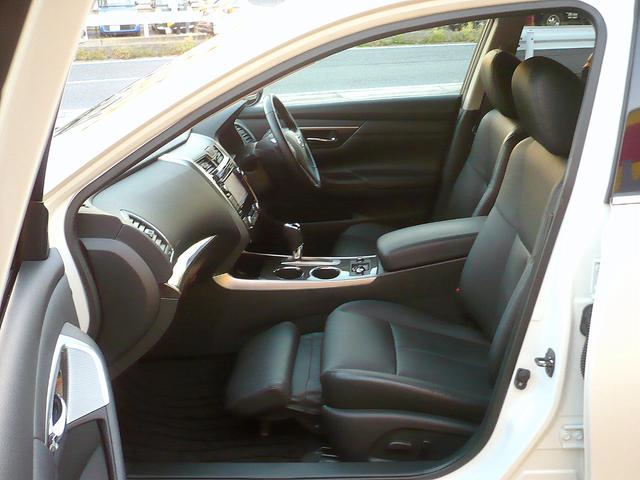 ティアナ ＸＶ　ナビＡＶＭパッケージ　純正ＳＤナビ　地ＤＴＶ　全周囲カメラ　ＣＤ＆ＤＶＤ　Ｂｌｕｅｔｏｏｔｈ　ＵＳＢ　ＥＴＣ　スマキー　本革シート＆前席シートヒーター＆クーラー＆Ｐシート　クルコン　前後Ｃセンサー　ＨＩＤライト　エマブレ（60枚目）