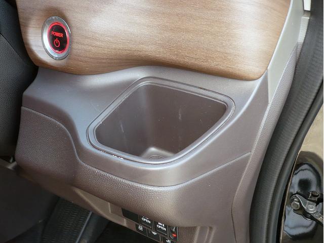 フリードハイブリッド ハイブリッド・Ｇホンダセンシング　社外メモリーナビ　地ＤＴＶ　Ｂカメラ　ＣＤ録＆ＤＶＤ　Ｂｌｕｅｔｏｏｔｈ電話＆音楽　ＥＴＣ　スマートキー　前席Ｓヒーター　フリップダウンモニター　両側自動ドア　レーダークルコン　ＬＥＤライト　衝突軽減（23枚目）