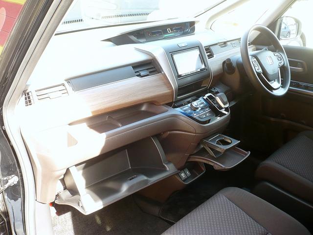 フリードハイブリッド ハイブリッド・Ｇホンダセンシング　社外メモリーナビ　地ＤＴＶ　Ｂカメラ　ＣＤ録＆ＤＶＤ　Ｂｌｕｅｔｏｏｔｈ電話＆音楽　ＥＴＣ　スマートキー　前席Ｓヒーター　フリップダウンモニター　両側自動ドア　レーダークルコン　ＬＥＤライト　衝突軽減（46枚目）