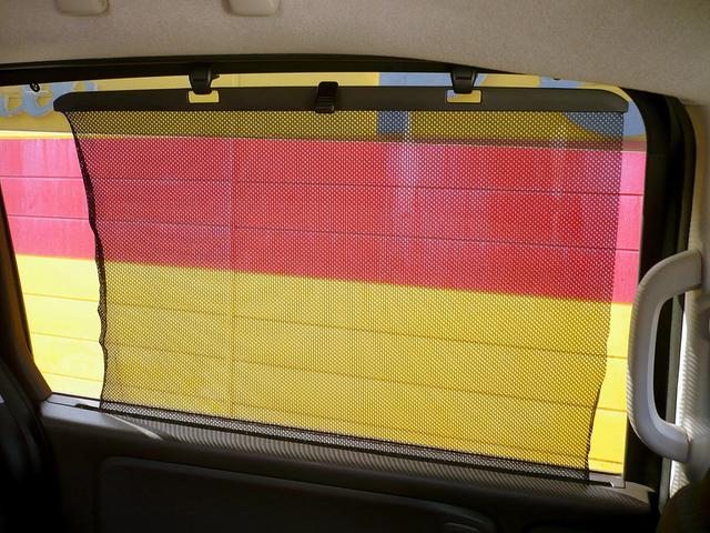 フリードハイブリッド ハイブリッド・Ｇホンダセンシング　社外メモリーナビ　地ＤＴＶ　Ｂカメラ　ＣＤ録＆ＤＶＤ　Ｂｌｕｅｔｏｏｔｈ電話＆音楽　ＥＴＣ　スマートキー　前席Ｓヒーター　フリップダウンモニター　両側自動ドア　レーダークルコン　ＬＥＤライト　衝突軽減（60枚目）