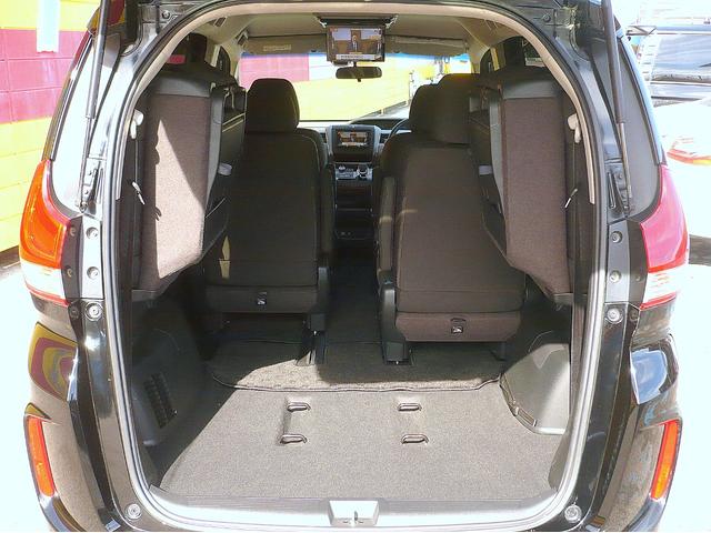 フリードハイブリッド ハイブリッド・Ｇホンダセンシング　社外メモリーナビ　地ＤＴＶ　Ｂカメラ　ＣＤ録＆ＤＶＤ　Ｂｌｕｅｔｏｏｔｈ電話＆音楽　ＥＴＣ　スマートキー　前席Ｓヒーター　フリップダウンモニター　両側自動ドア　レーダークルコン　ＬＥＤライト　衝突軽減（70枚目）