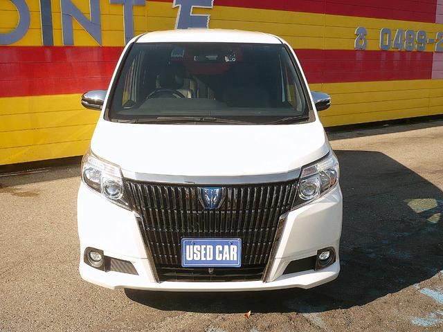 エスクァイア ハイブリッドＧｉ　ブラックテーラード　純正１０型ナビ　地ＤＴＶ　Ｂ＆Ｆカメラ　ＣＤ＆ＤＶＤ　Ｂｌｕｅｔｏｏｔｈ　ＥＴＣ　前後ドラレコ　スマキー　フリップダウンモニター　両側自動ドア　クルコン　レザーシート　ＬＥＤライト　セーフティーセンス（5枚目）