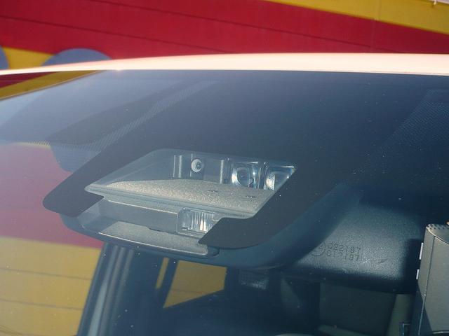 エスクァイア ハイブリッドＧｉ　ブラックテーラード　純正１０型ナビ　地ＤＴＶ　Ｂ＆Ｆカメラ　ＣＤ＆ＤＶＤ　Ｂｌｕｅｔｏｏｔｈ　ＥＴＣ　前後ドラレコ　スマキー　フリップダウンモニター　両側自動ドア　クルコン　レザーシート　ＬＥＤライト　セーフティーセンス（8枚目）