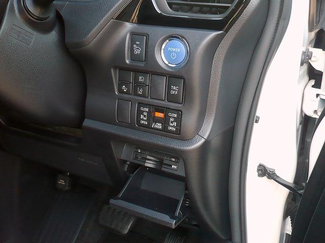 エスクァイア ハイブリッドＧｉ　ブラックテーラード　純正１０型ナビ　地ＤＴＶ　Ｂ＆Ｆカメラ　ＣＤ＆ＤＶＤ　Ｂｌｕｅｔｏｏｔｈ　ＥＴＣ　前後ドラレコ　スマキー　フリップダウンモニター　両側自動ドア　クルコン　レザーシート　ＬＥＤライト　セーフティーセンス（25枚目）