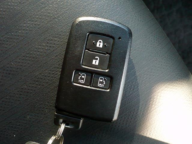 エスクァイア ハイブリッドＧｉ　ブラックテーラード　純正１０型ナビ　地ＤＴＶ　Ｂ＆Ｆカメラ　ＣＤ＆ＤＶＤ　Ｂｌｕｅｔｏｏｔｈ　ＥＴＣ　前後ドラレコ　スマキー　フリップダウンモニター　両側自動ドア　クルコン　レザーシート　ＬＥＤライト　セーフティーセンス（27枚目）