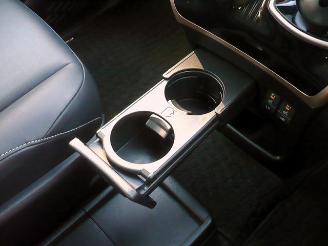 エスクァイア ハイブリッドＧｉ　ブラックテーラード　純正１０型ナビ　地ＤＴＶ　Ｂ＆Ｆカメラ　ＣＤ＆ＤＶＤ　Ｂｌｕｅｔｏｏｔｈ　ＥＴＣ　前後ドラレコ　スマキー　フリップダウンモニター　両側自動ドア　クルコン　レザーシート　ＬＥＤライト　セーフティーセンス（48枚目）