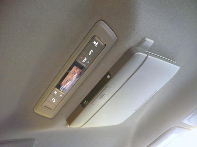 エスクァイア ハイブリッドＧｉ　ブラックテーラード　純正１０型ナビ　地ＤＴＶ　Ｂ＆Ｆカメラ　ＣＤ＆ＤＶＤ　Ｂｌｕｅｔｏｏｔｈ　ＥＴＣ　前後ドラレコ　スマキー　フリップダウンモニター　両側自動ドア　クルコン　レザーシート　ＬＥＤライト　セーフティーセンス（54枚目）