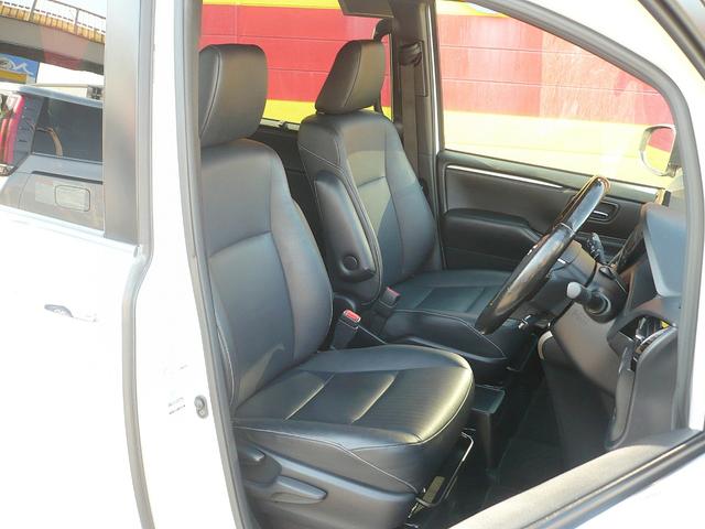 エスクァイア ハイブリッドＧｉ　ブラックテーラード　純正１０型ナビ　地ＤＴＶ　Ｂ＆Ｆカメラ　ＣＤ＆ＤＶＤ　Ｂｌｕｅｔｏｏｔｈ　ＥＴＣ　前後ドラレコ　スマキー　フリップダウンモニター　両側自動ドア　クルコン　レザーシート　ＬＥＤライト　セーフティーセンス（56枚目）