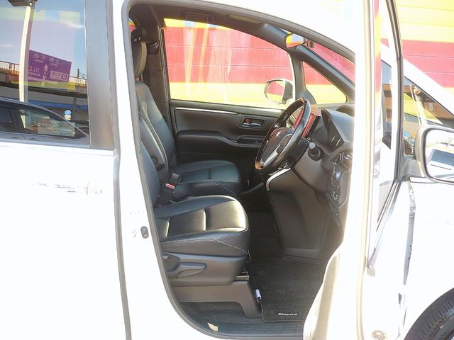 エスクァイア ハイブリッドＧｉ　ブラックテーラード　純正１０型ナビ　地ＤＴＶ　Ｂ＆Ｆカメラ　ＣＤ＆ＤＶＤ　Ｂｌｕｅｔｏｏｔｈ　ＥＴＣ　前後ドラレコ　スマキー　フリップダウンモニター　両側自動ドア　クルコン　レザーシート　ＬＥＤライト　セーフティーセンス（57枚目）