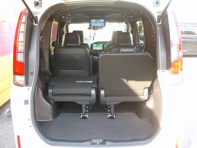 エスクァイア ハイブリッドＧｉ　ブラックテーラード　純正１０型ナビ　地ＤＴＶ　Ｂ＆Ｆカメラ　ＣＤ＆ＤＶＤ　Ｂｌｕｅｔｏｏｔｈ　ＥＴＣ　前後ドラレコ　スマキー　フリップダウンモニター　両側自動ドア　クルコン　レザーシート　ＬＥＤライト　セーフティーセンス（70枚目）